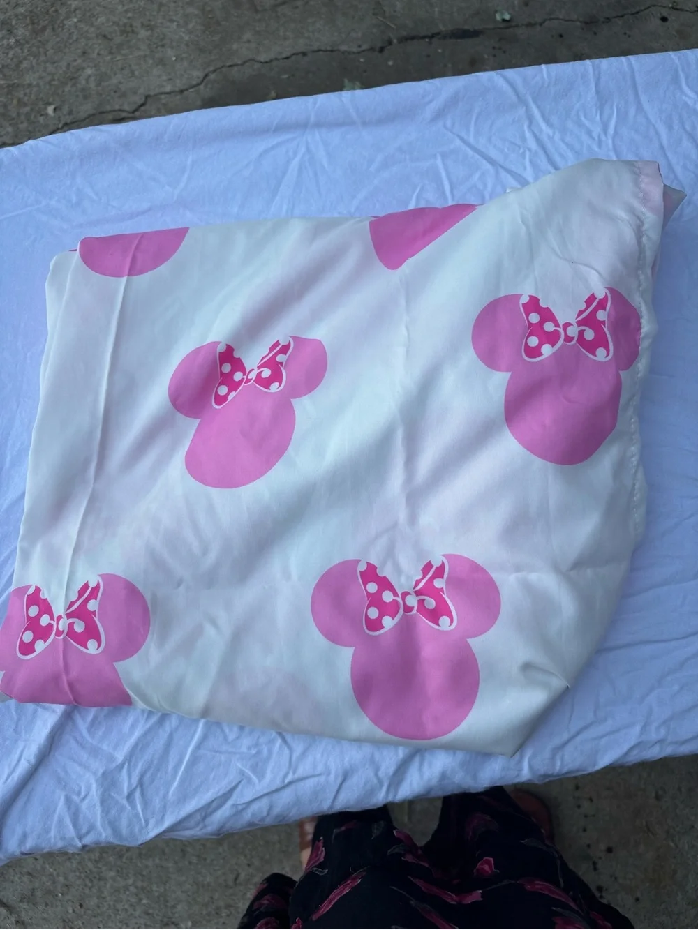 Disney White and Hot Pink Minnie XOXO Bedding Sheet with pillow case
